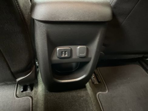 Used 2015 Chevrolet Colorado LT w/ LT Convenience Package AWD/4WD image 11