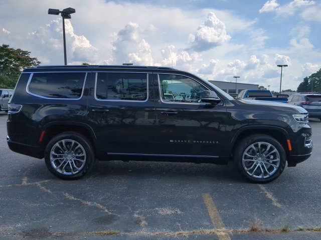 Used 2023 Jeep Grand Wagoneer Series II w/ Flexible Seating Group AWD/4WD image 3