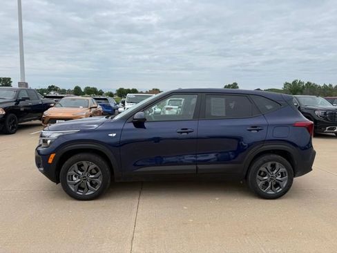 Used 2026 Kia Seltos LX AWD/4WD image 6
