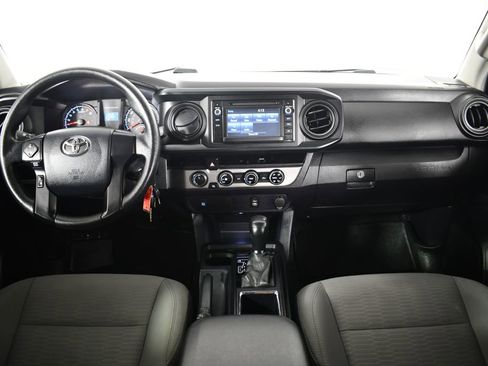 Used 2017 Toyota Tacoma SR image 18