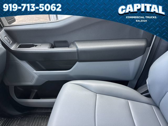New 2026 Ford F550 4x4 Crew Cab image 30