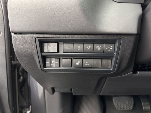 New 2026 Toyota Tundra Platinum AWD/4WD image 36