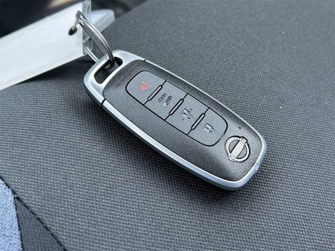 New 2025 Nissan Versa SV image 32