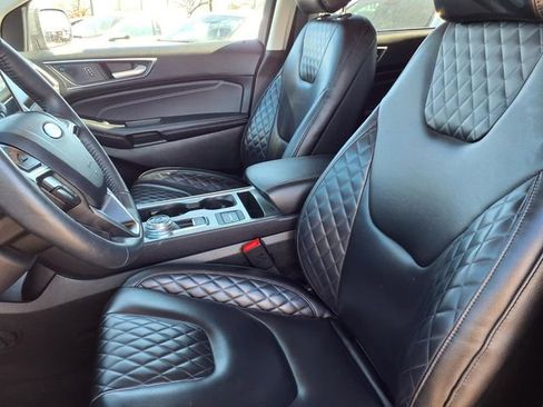 Used 2024 Ford Edge Titanium AWD/4WD image 3