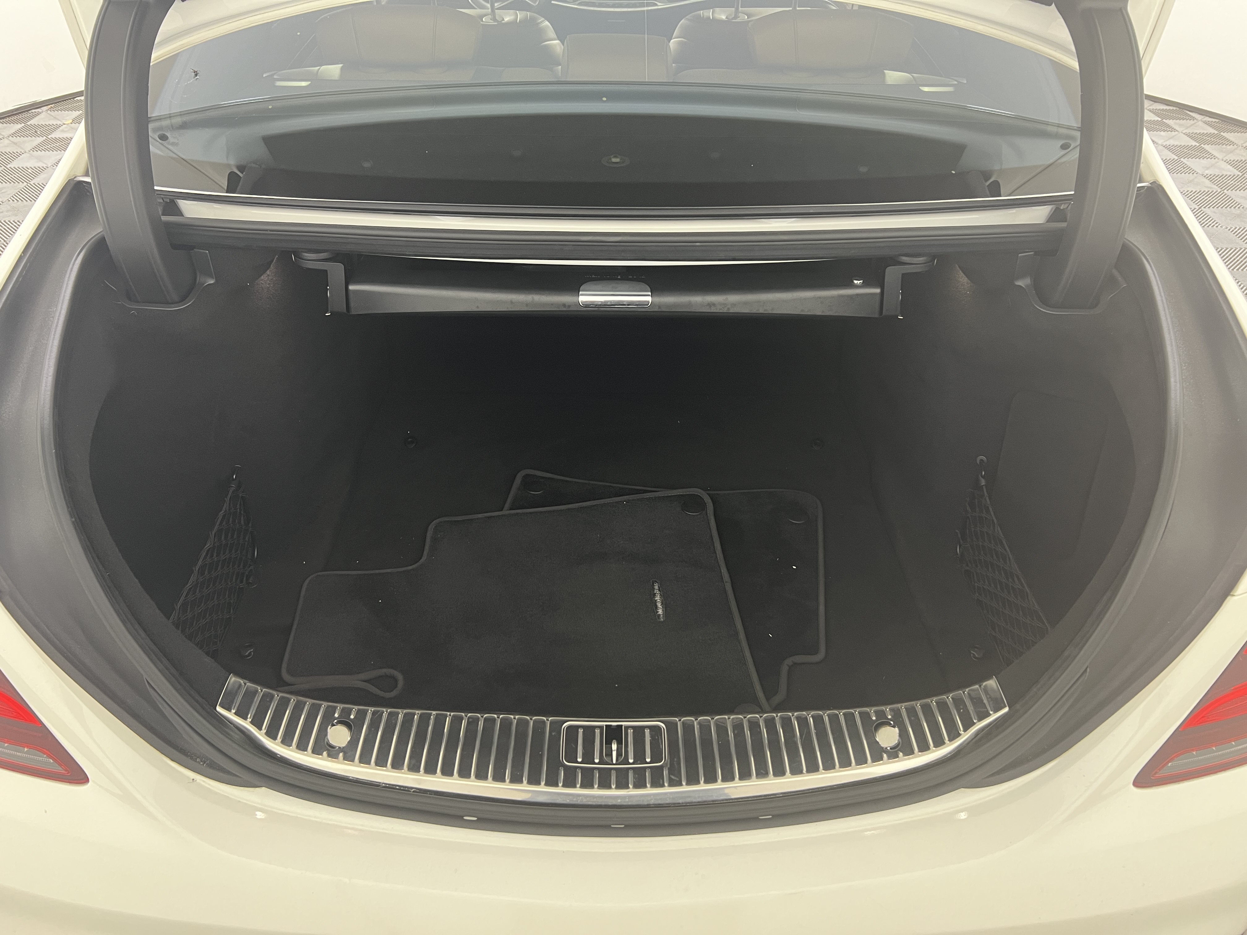 Used 2019 Mercedes-Benz S 560 4MATIC Sedan image 19