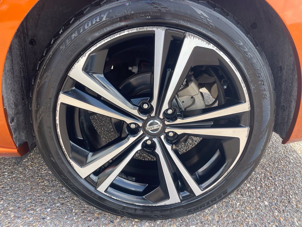 Certified 2021 Nissan Sentra SR w/ SR Premium Package FWD image 18