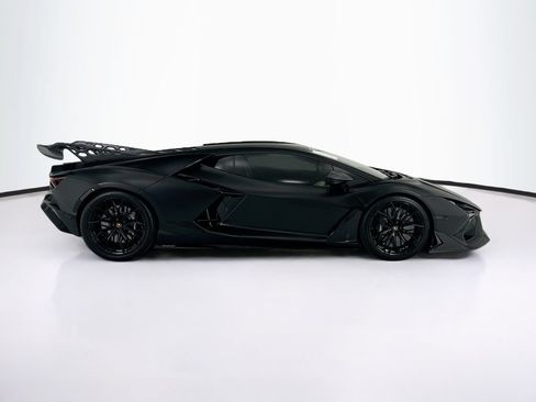 Used 2024 Lamborghini Revuelto AWD/4WD image 4