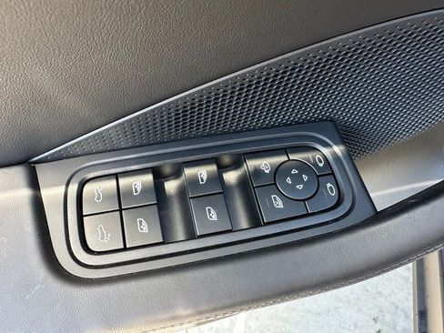 Used 2024 Porsche Macan 4 Electric image 20