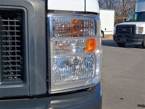 Used 2024 Ford E-450 and Econoline 450 Super Duty w/ Driver's Safety Package image 9