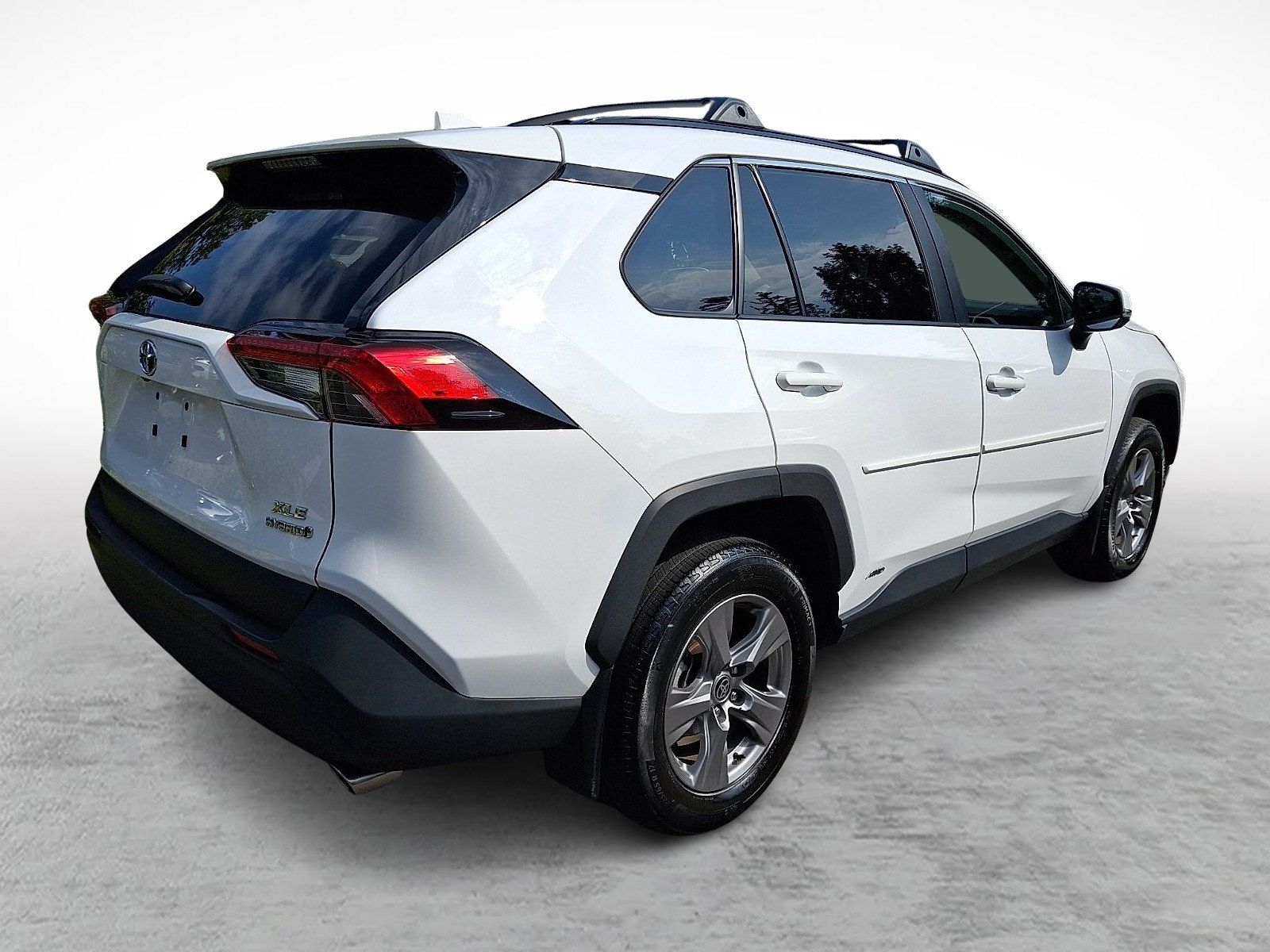 Used 2024 Toyota RAV4 XLE w/ Convenience Package AWD/4WD image 6