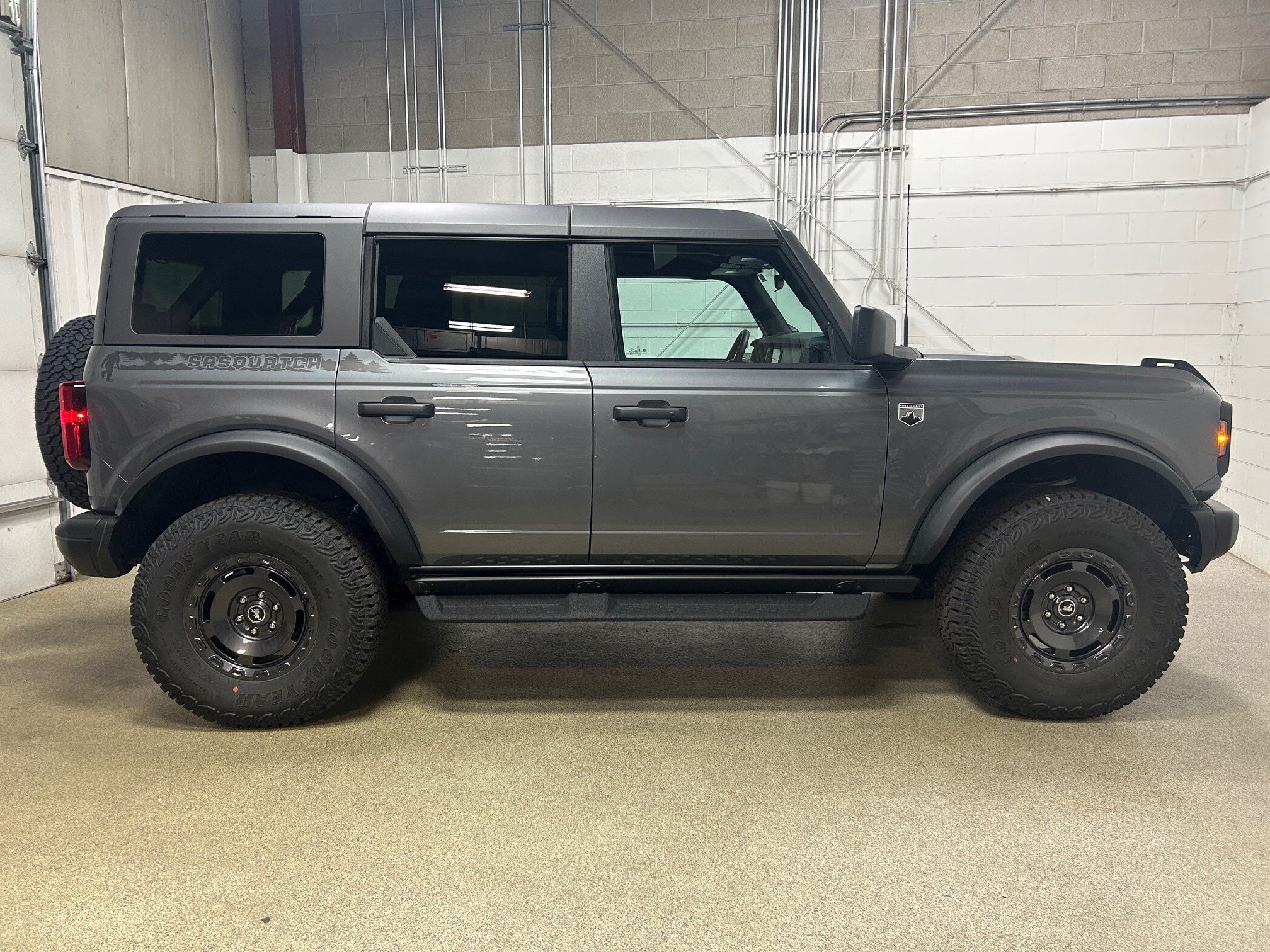 Used 2025 Ford Bronco Big Bend w/ Black Diamond Package AWD/4WD image 7