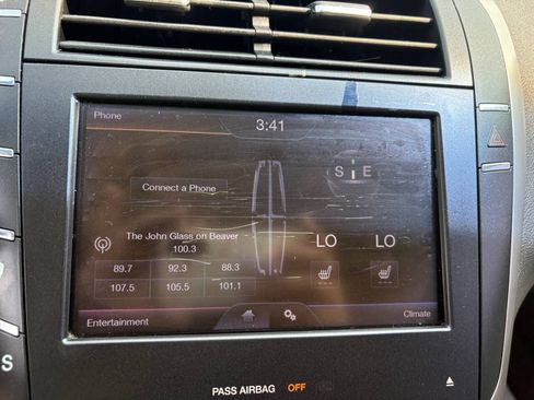 Used 2013 Lincoln MKZ FWD image 24