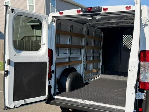 Used 2025 RAM ProMaster 2500 w/ U-Haul Equipment Group FWD image 21