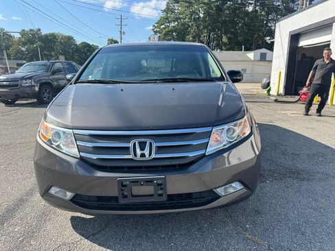 Used 2013 Honda Odyssey Touring Elite image 2