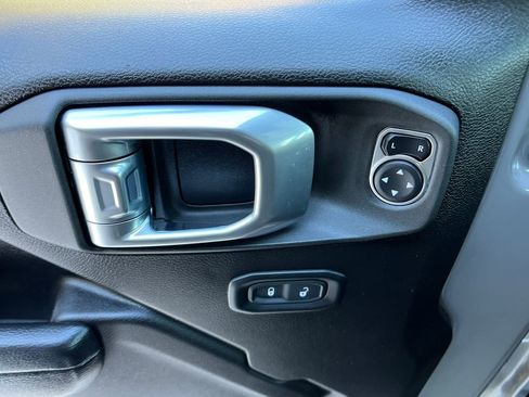 Used 2022 Jeep Wrangler Unlimited Sport image 12