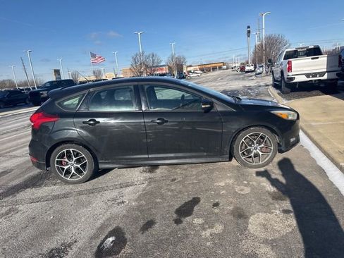 Used 2015 Ford Focus SE w/ SE Sport Package image 7
