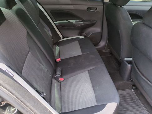 Used 2021 Nissan Versa SV FWD image 20