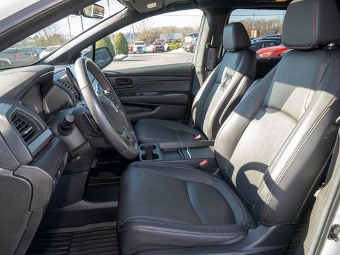 Used 2023 Honda Odyssey Sport image 15