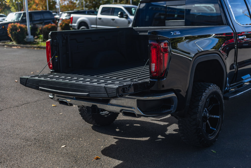 Used 2020 GMC Sierra 1500 SLT w/ SLT Premium Package AWD/4WD image 9