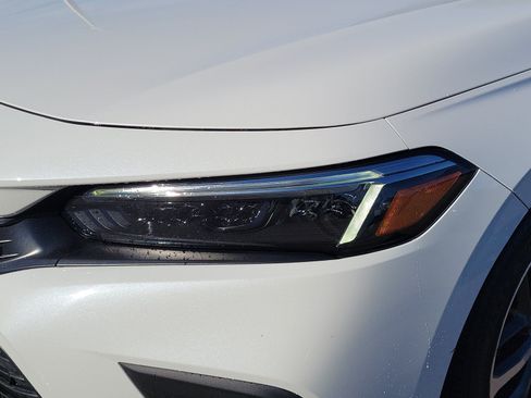 Used 2024 Honda Civic Touring image 10