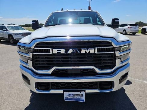 New 2026 RAM 3500 Tradesman AWD/4WD image 42