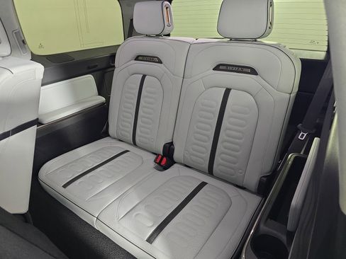 Used 2023 Rivian R1S Adventure image 22