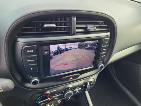 Used 2022 Kia Soul LX FWD image 31