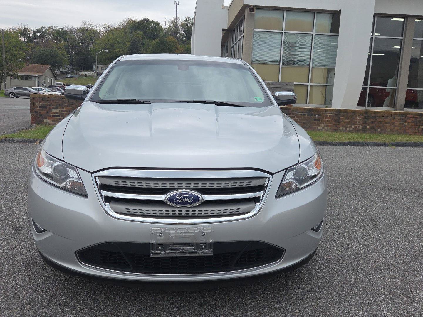 Used 2012 Ford Taurus Limited AWD/4WD image 8