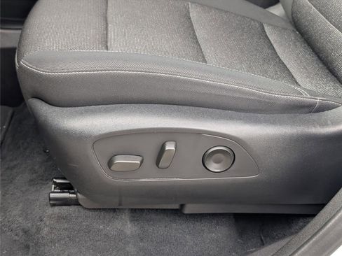 Used 2024 Chevrolet Traverse LT image 11