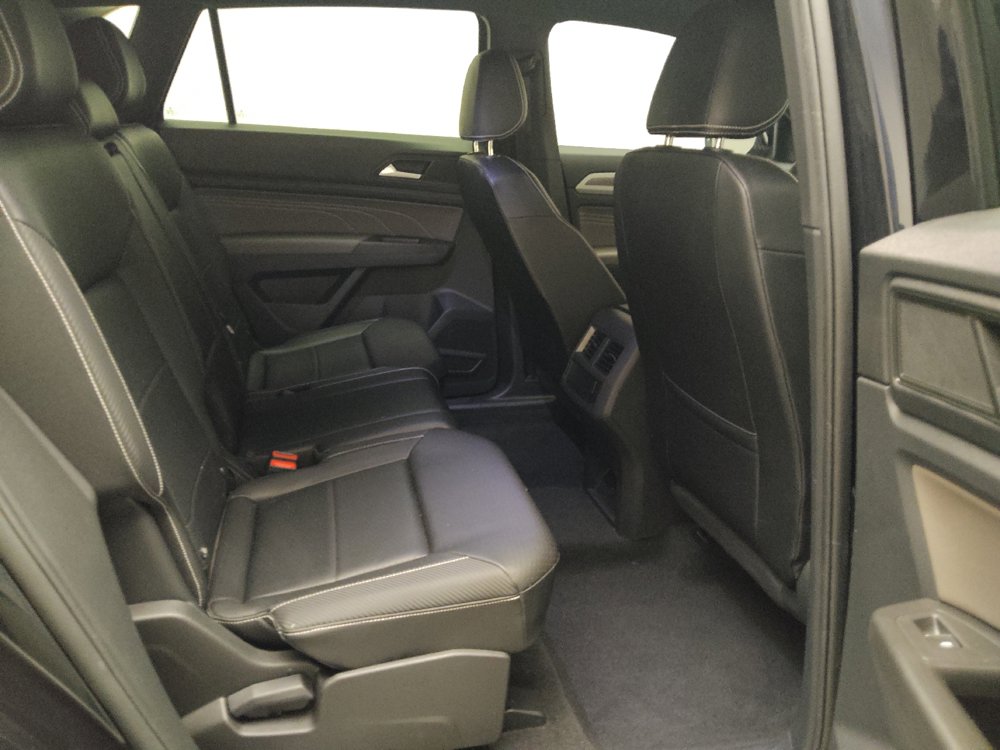 Used 2022 Volkswagen Atlas Cross Sport SE FWD image 19