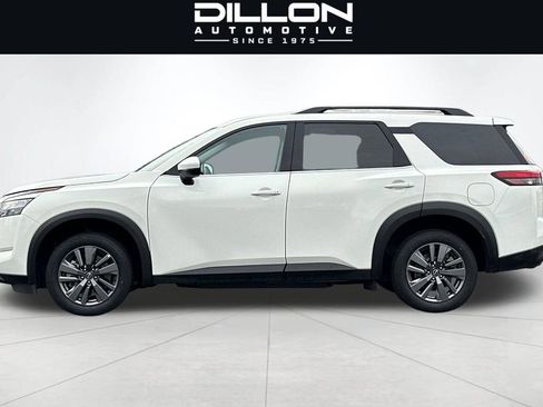 Used 2024 Nissan Pathfinder SV AWD/4WD image 7