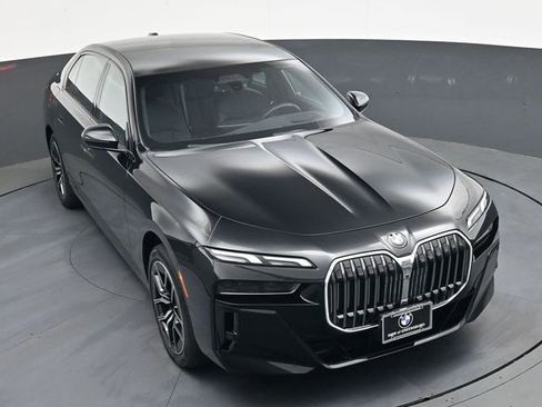 Used 2024 BMW 760i xDrive image 33