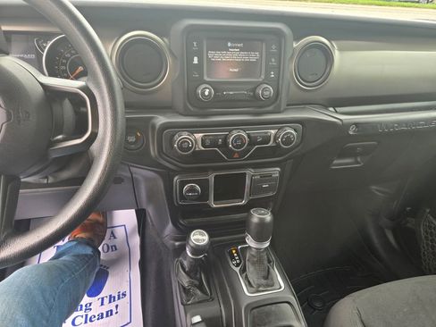 Used 2020 Jeep Wrangler Sport AWD/4WD image 9