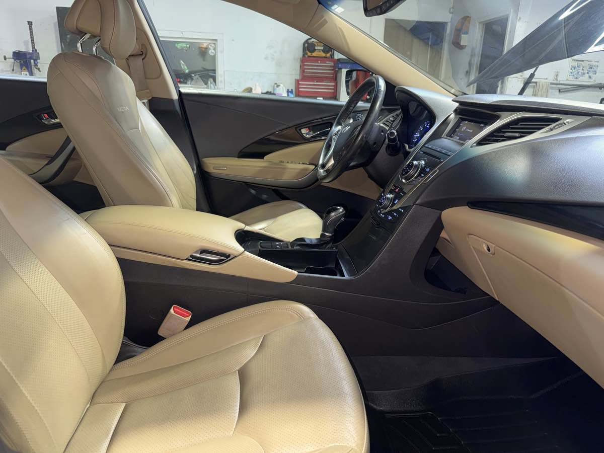 Used 2014 Hyundai Azera FWD image 23