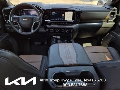 Used 2024 Chevrolet Silverado 1500 High Country w/ High Country Premium Package AWD/4WD image 28