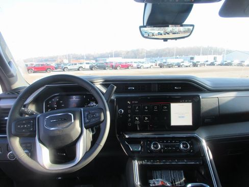 New 2026 GMC Sierra 3500 Denali w/ Denali Reserve Package image 17