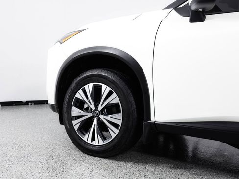 Used 2023 Nissan Rogue SV AWD/4WD image 6