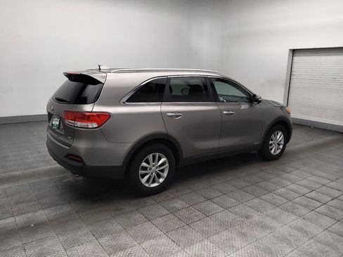 Used 2018 Kia Sorento AWD image 10