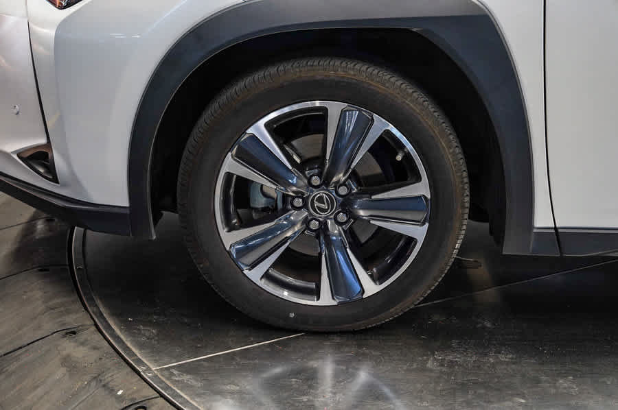 Used 2024 Lexus UX 250h FWD image 9