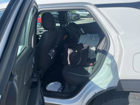 Used 2021 Chevrolet TrailBlazer LS AWD/4WD image 10