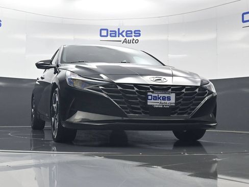 Used 2022 Hyundai Elantra SEL w/ Convenience + Premium Package FWD image 40