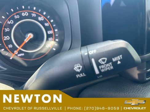 Used 2025 Jeep Gladiator Sport AWD/4WD image 16