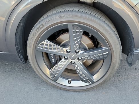 Certified 2023 Genesis GV70 2.5T w/ Sport Prestige Package image 5