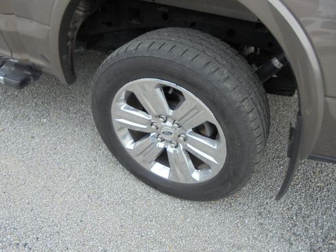 Used 2019 Ford F150 Lariat image 8