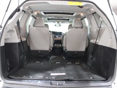 Used 2015 Toyota Sienna Limited Premium w/ Advanced Technology Package FWD image 16
