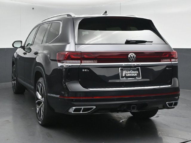 Used 2024 Volkswagen Atlas SEL Premium R-Line AWD/4WD image 6