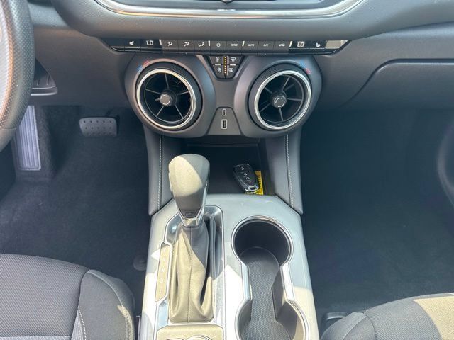 Used 2025 Chevrolet Blazer LT FWD image 12