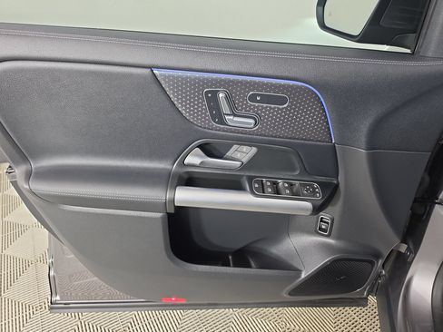 Used 2025 Mercedes-Benz GLA 250 4MATIC image 18