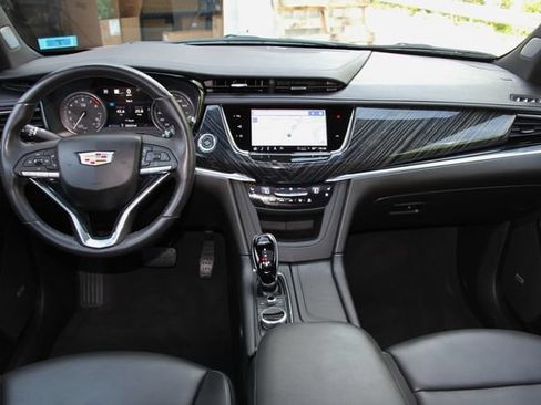 Used 2024 Cadillac XT6 Premium Luxury w/ Technology Package AWD/4WD image 40