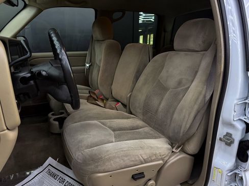 Used 2005 Chevrolet Silverado 1500 LS w/ Light Duty Power Package image 16